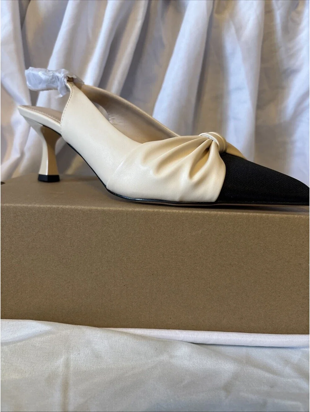 ZBY Coutgo Leather Slingback Pump Two-Tone black &Cream, Bow Detail, Kitten Heal